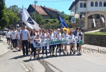 Mirnom šetnjom u Gradačcu obilježena godišnjica srebreničkog genocida