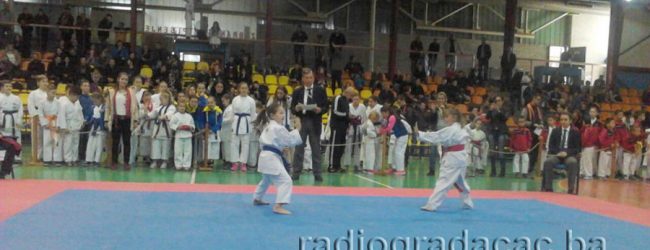 VIDEO SNIMAK : Karate prvenstvo Tuzlanskog kantona za 2017. godinu