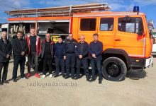 Grad Düren donirao vatrogasno vozilo gradačačkim vatrogascima