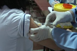 Vakcinisano 100 zdravstvenih radnika Doma zdravlja i Banje “Ilidža”
