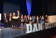 Svjetski dan učitelja: Gradačački profesori Safet Doborac i Safet Kujović dobitnici priznanja i nagrada za životno djelo