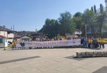 Srednjoškolci Gradačca plesali za toleranciju na Trgu Alije Izetbegovića