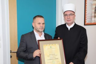 Hafizu Kemal-ef. Mehiću uručeno priznanje i nagrada za muallimski rad „Redžep-ef. Muminhodžić“
