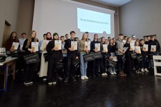 Gradačačkim učenicima dodjeljena priznanja “Šampioni znanja 2025”