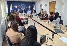 Potpisani ugovori za dodjelu 20 plastenika i prateće opreme