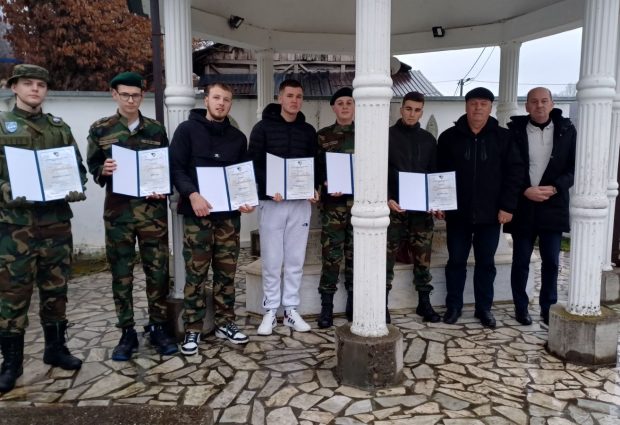 ODB Gradačac zahvalio bajraktarima za učešće u obilježavanju 33. godišnjice “Zapad 92”