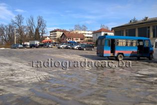 Nema pijace na parkingu kod OŠ “Ivan Goran Kovačić”