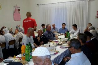 Upriličen džematski iftar u Centru za aktivno starenje u Sibovcu