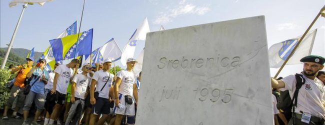 Marš mira 2017: Učesnici u tišini stigli u Memorijalni centar Potočari