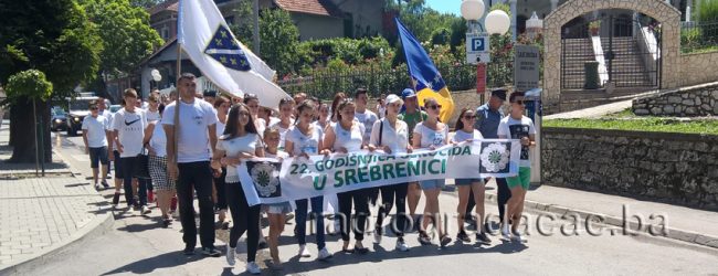 Mirnom šetnjom u Gradačcu obilježena godišnjica srebreničkog genocida