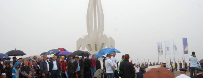 U Gradačcu otvoren spomenik braniteljima Bosne i Hercegovine