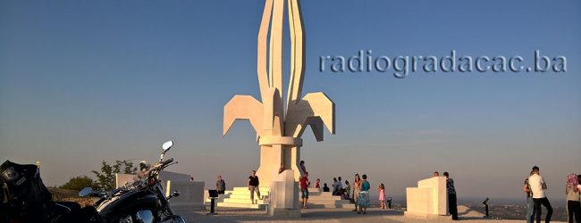 UB „Patriotska liga“ Gradačac: Uručene zahvalnice za podršku izgradnji spomenika „Ljiljan“