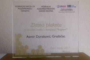 Dani meda 2017: Asmir Duraković dobitnik Zlatne plakete za bagremov med