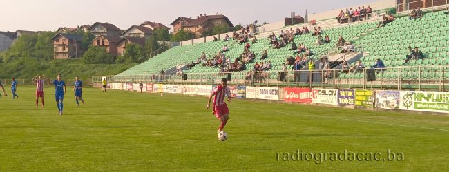 Akcija uređenja travnjaka na stadionu Banja Ilidža