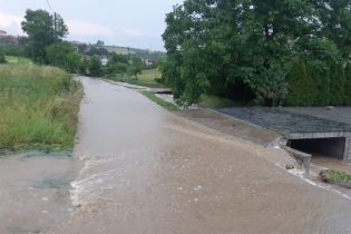 Bujični potoci uništili makadmske puteve i poljoprivredne usjeve