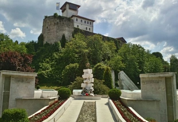 Počelo obilježavanje 30. juna – Dana šehida, poginulih boraca i civilnih žrtava 1992-1995. godine Grada Gradačca