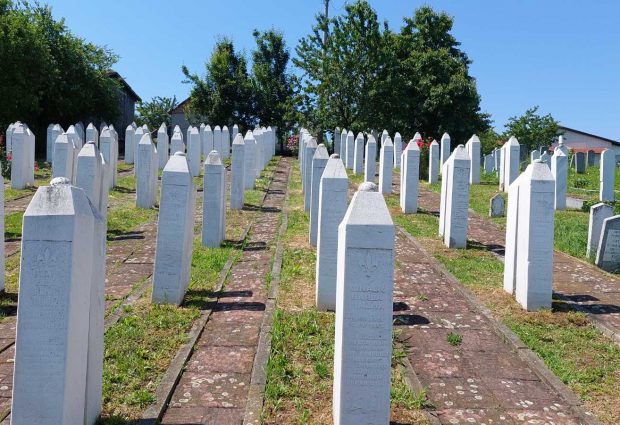 Sutra dronsko snimanje šehidskih mezarja u Gradačcu