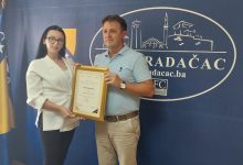 LRC Sarajevo dodijelio Gradu Gradačac priznanje “Kruna razvoja privrede” za 2021.