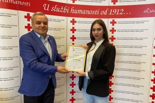 Maida Omeragić dobitnica priznanja “Volonter godine” Crvenog križa FBiH
