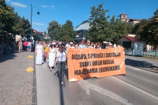 Obilježena godišnjica ubistva Nizame Hećimović, Denisa i Džengiza Ondera