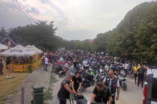 Održani tradicionalni moto susreti u Gradačcu