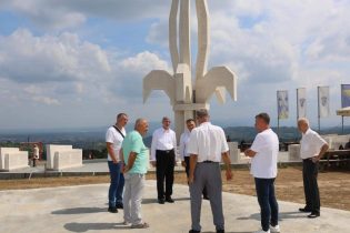 Muftija Fazlović obišao radove na musalli kod spomenika “Ljiljan”