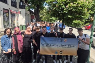 Srednjoškolci šetnjom promovišu zdrav način života