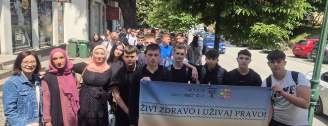 Srednjoškolci šetnjom promovišu zdrav način života