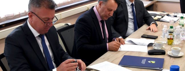 POTPISAN UGOVOR IZMEĐU MINISTARSTVA POLJOPRIVREDE TK I GRADA GRADAČAC