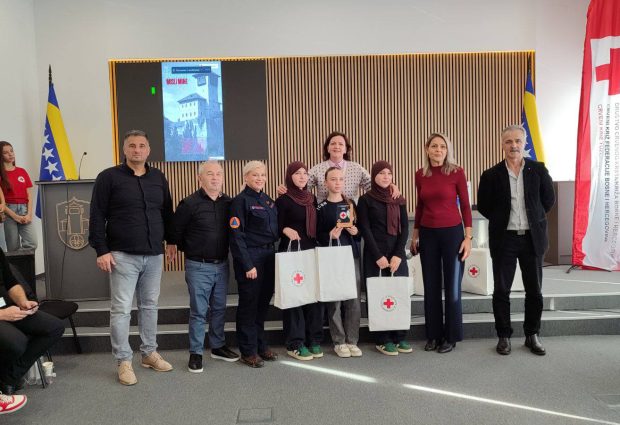 OŠ “Hamdija Kreševljaković” Kamberi pobjednik kantonalnog takmičenja “Misli mine”