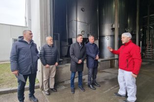 Federalni ministar Kemal Hrnjić u Gradačcu razgovarao o stanju poljoprivrede i posjetio Mljekaru MI99