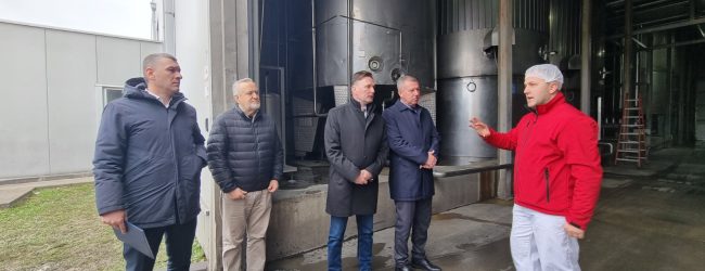 Federalni ministar Kemal Hrnjić u Gradačcu razgovarao o stanju poljoprivrede i posjetio Mljekaru MI99