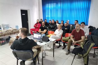 Dom zdravlja Gradačac: Održana edukacija iz oblasti procjene i zbrinjavanja životno ugroženog djeteta