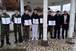 ODB Gradačac zahvalio bajraktarima za učešće u obilježavanju 33. godišnjice “Zapad 92”