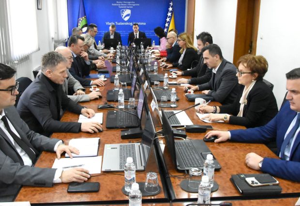 Centru za socijalni rad Gradačac 85.000 KM iz Programa jednokratnih novčanih pomoći TK