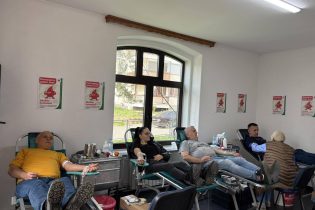 Krv darivali srednjoškolci i radnici gradačačkih firmi