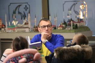 Danas druženje s dječijim piscem Elvirom Halilovićem