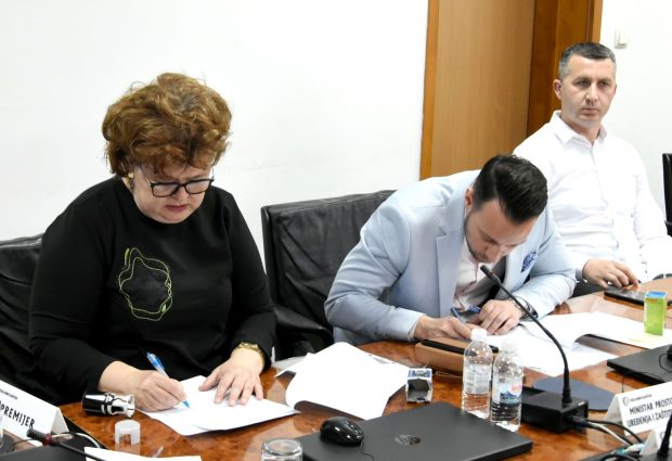 Potpisan ugovor od 200.000 KM za rekonstrukciju javne rasvjete u Gradačcu