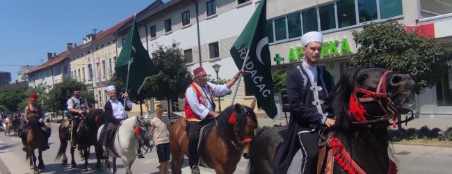 Sa kule “Zmaja od Bosne” ispraćeni konjanici na 516. Ajvatovicu