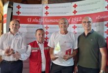 Crveni križ FBiH uručio devet priznanja dobrovoljnim davaocima krvi iz Gradačca