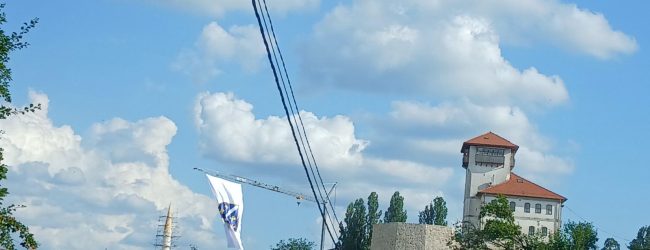 Kao podrška reprezentaciji BiH protiv Švicarske zavijorila zastava s ljiljanima