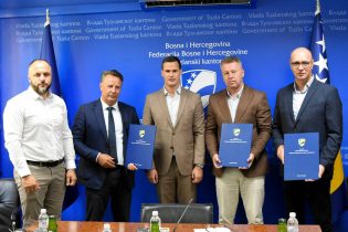 VLADA TK – POTPISAN UGOVOR: 6,9 miliona KM za vodosnabdijevanje Gradačca