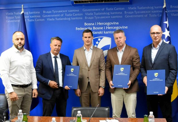 VLADA TK – POTPISAN UGOVOR: 6,9 miliona KM za vodosnabdijevanje Gradačca